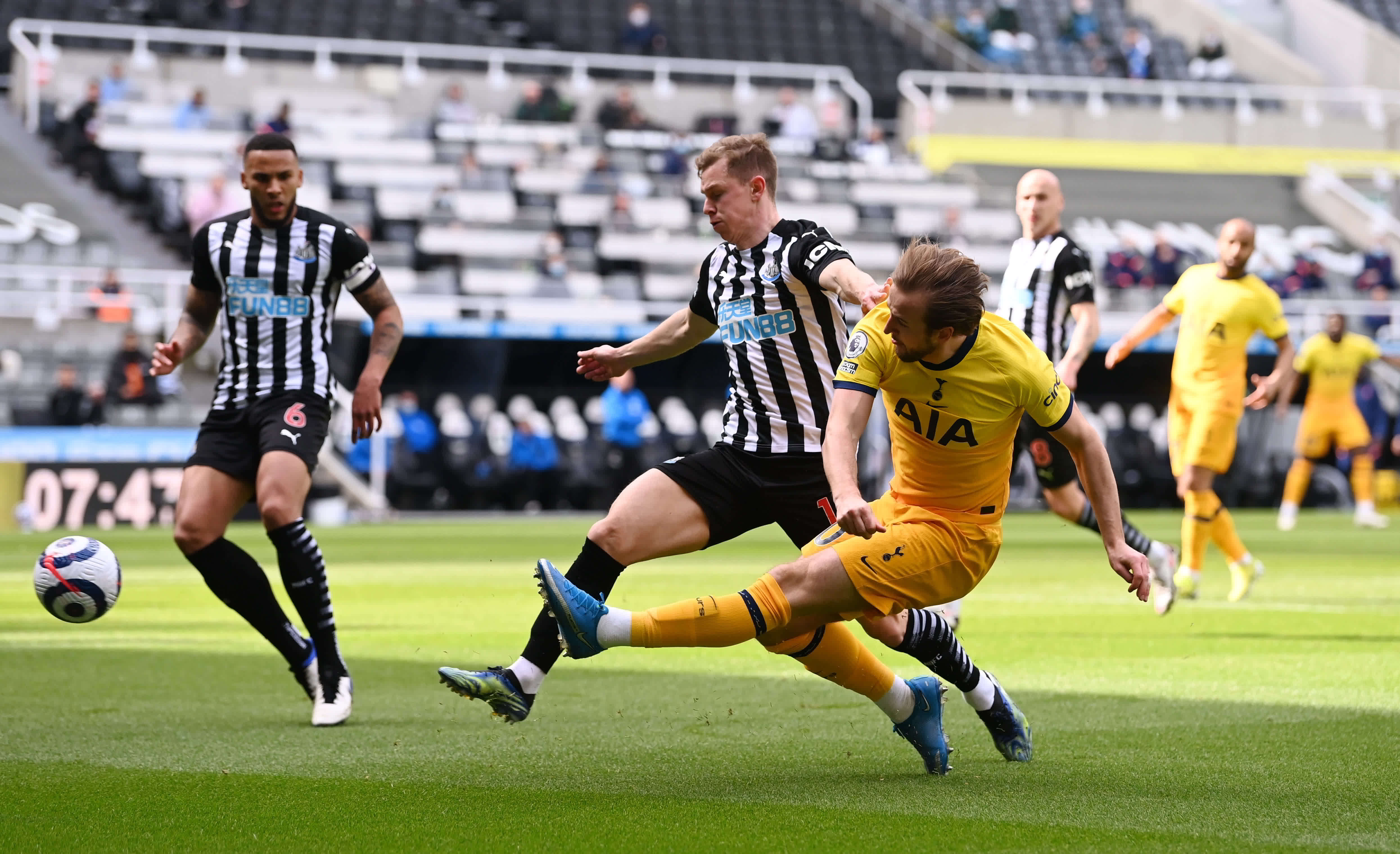 永遠不容低 永遠不容低